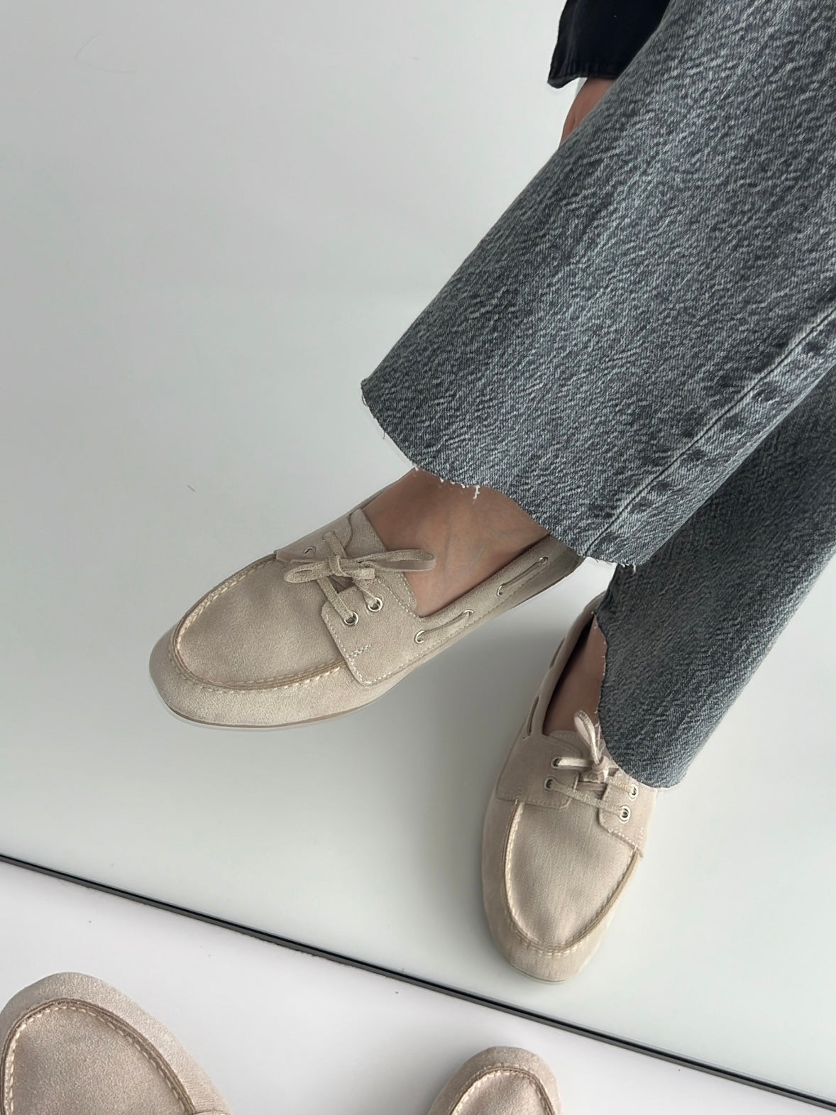 Robin Bağcıklı Bej Süet Kadın Babet