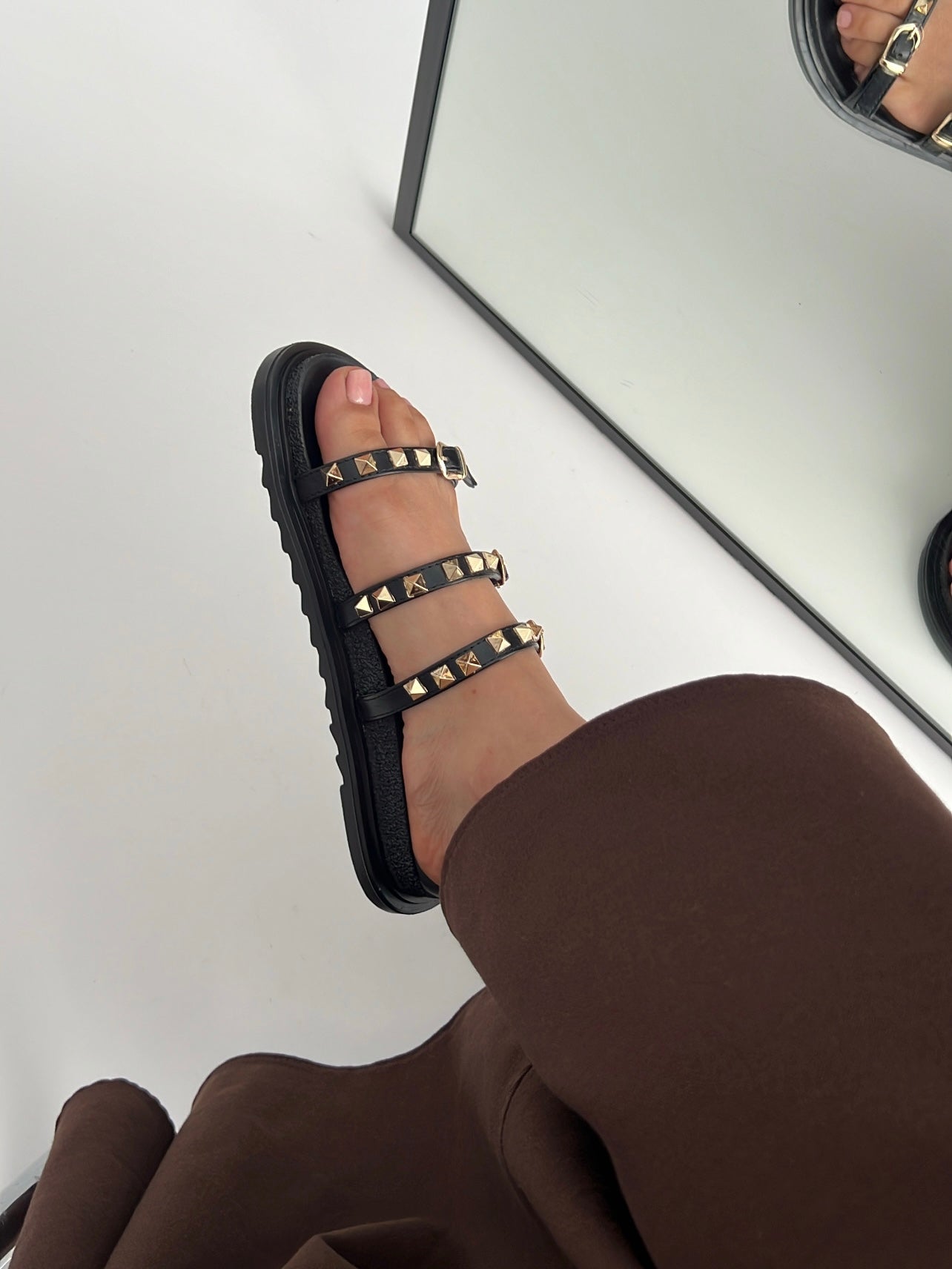 Yoshi Siyah Zımba Detaylı Terlik