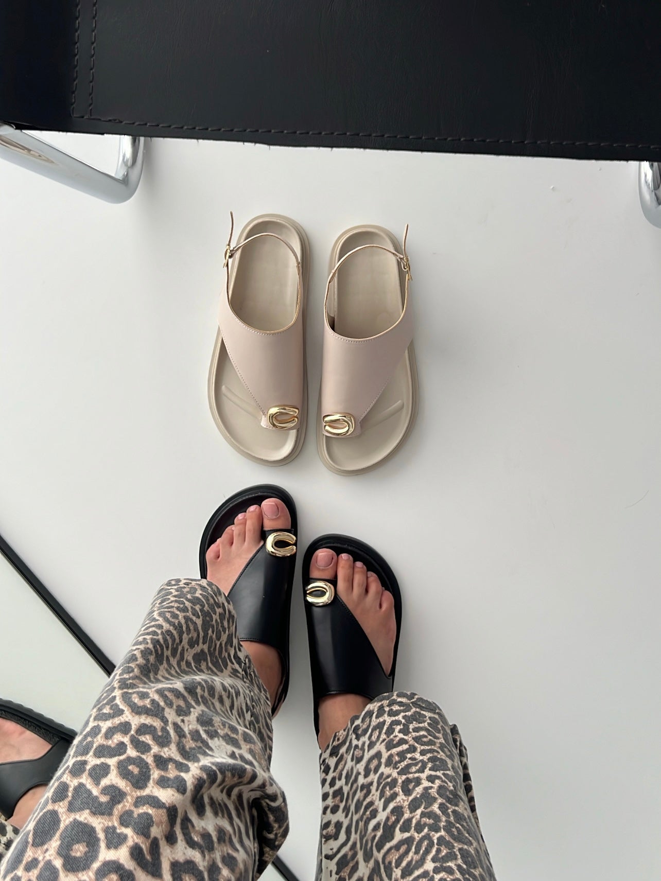 Rox Siyah Toka Detaylı Sandalet