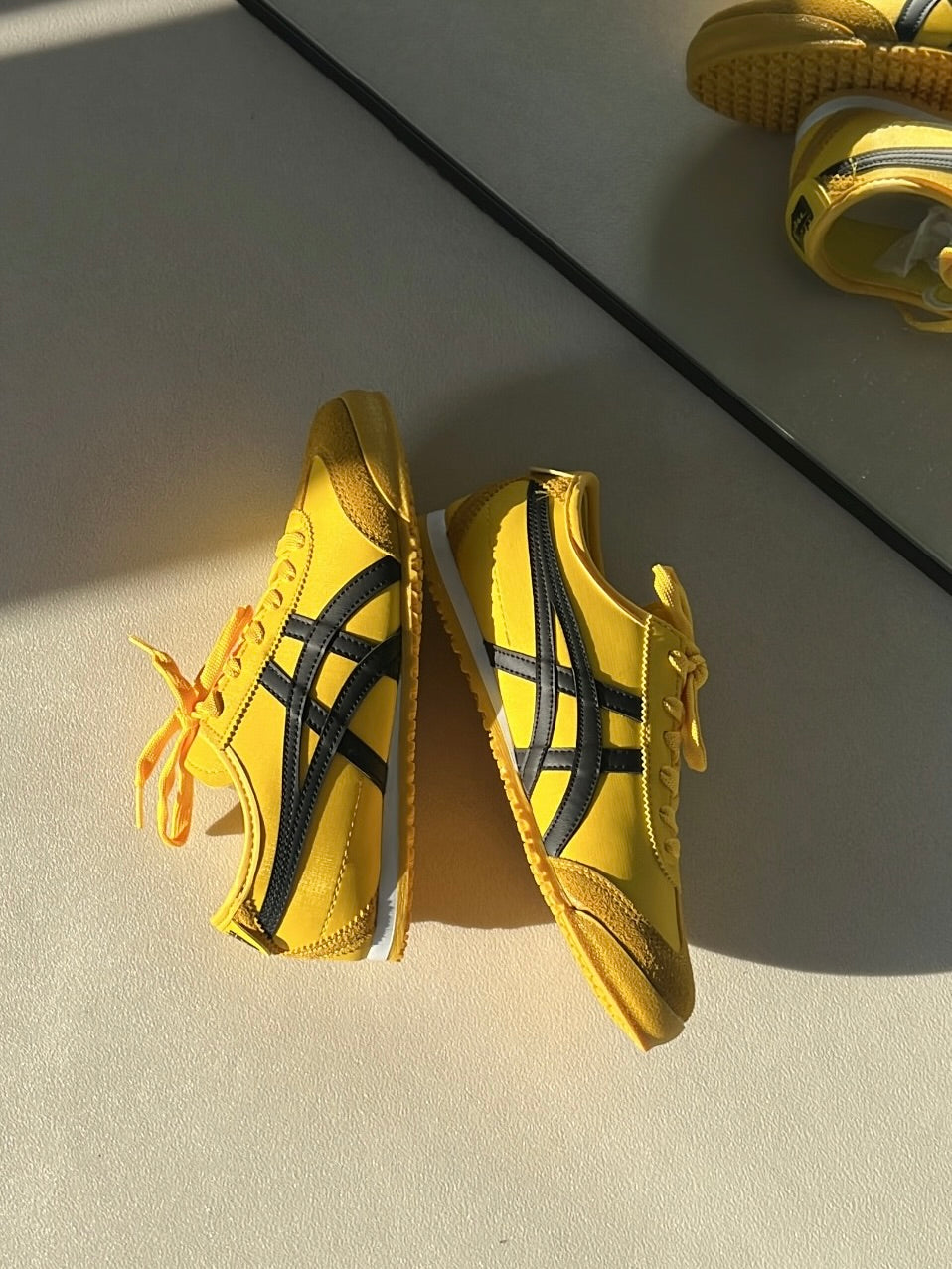 Bağcıklı Spor Sarı