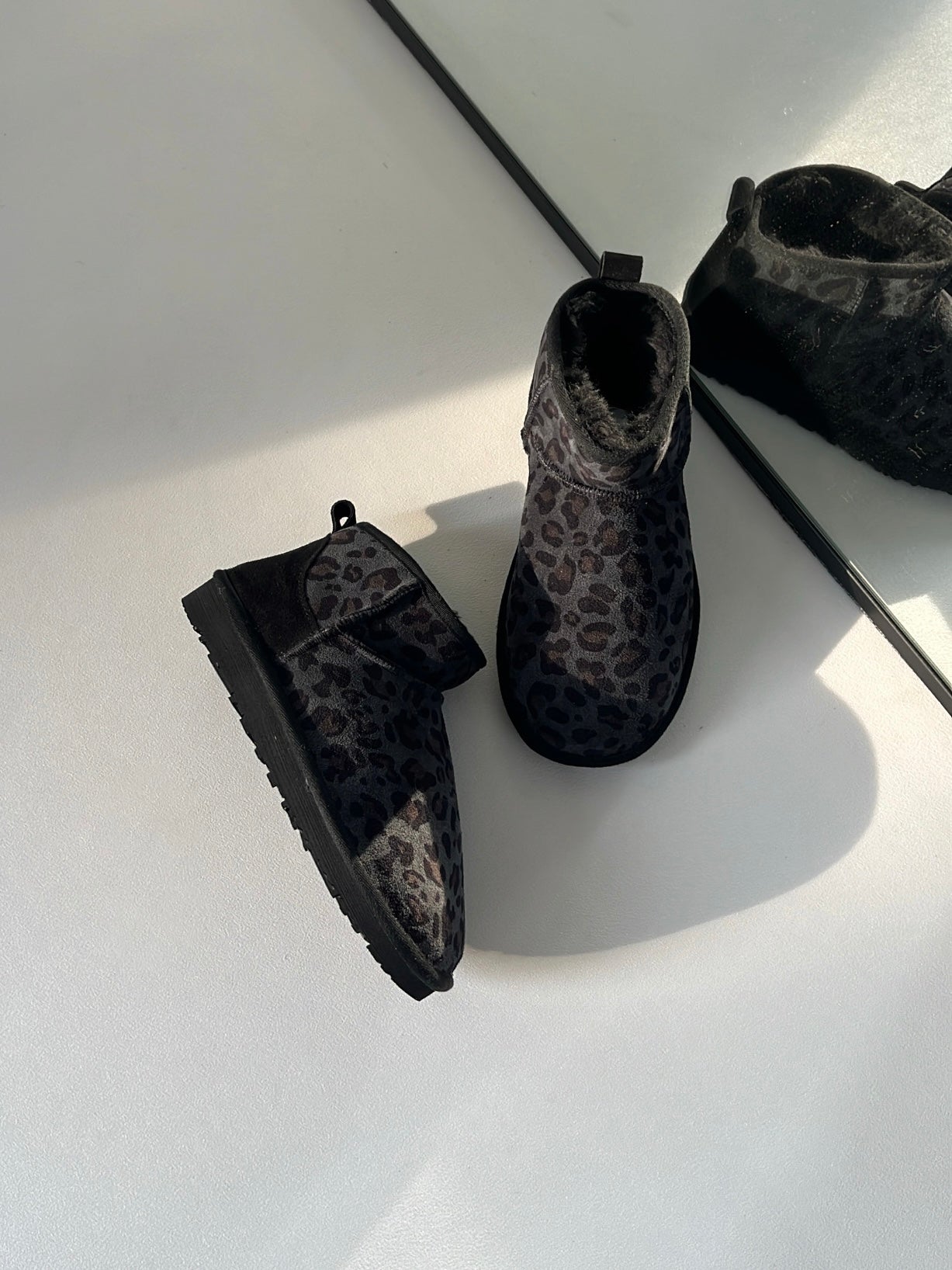 Yoko Mini Gerçek Hakiki Süet Leopar Grı