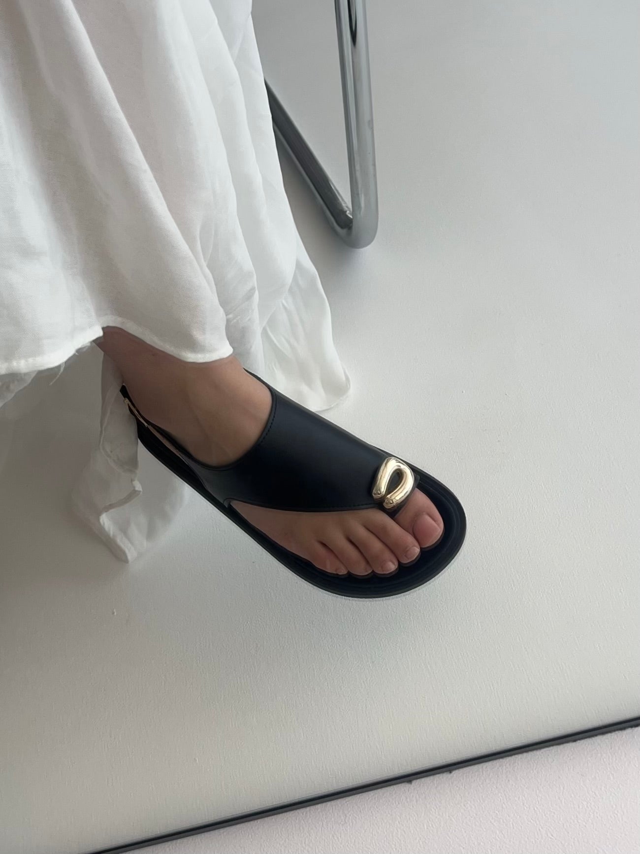 Rox Siyah Toka Detaylı Sandalet