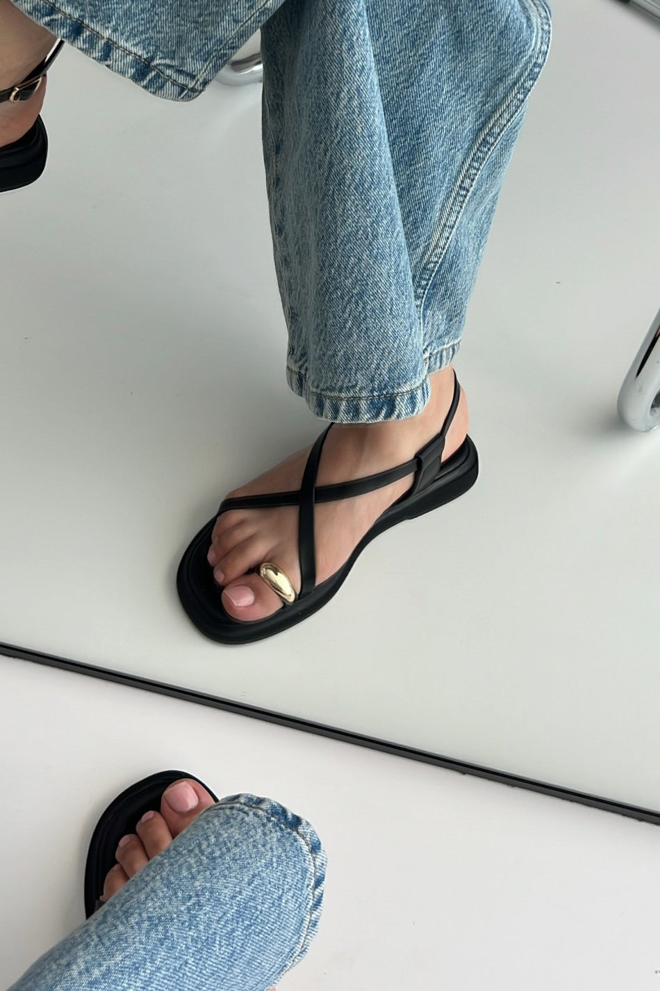 Dolly Siyah Sandalet